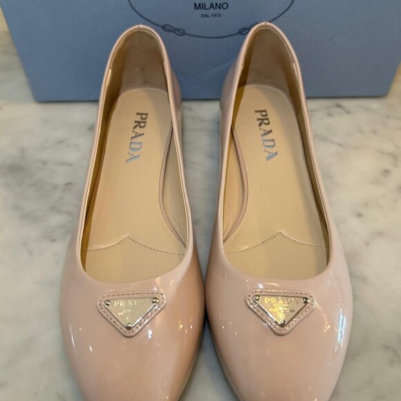 PRADA - Picture 2 of 6